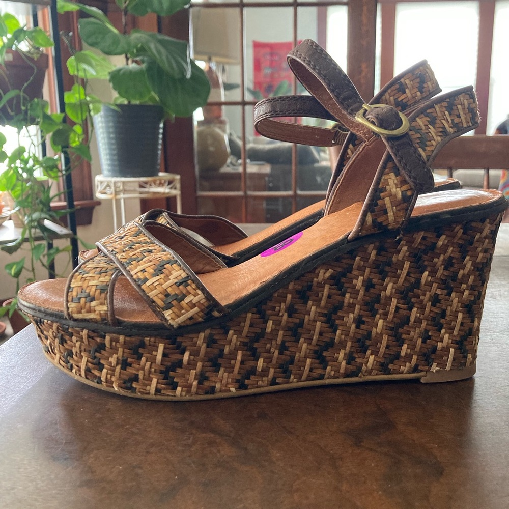 LUCKY BRAND platform sandals